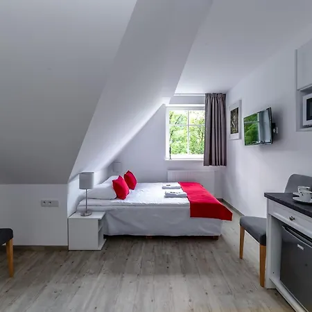Tecza Bed & Breakfast 3*