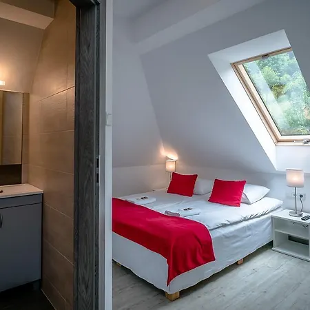 Tęcza Nocleg ze śniadaniem 3*